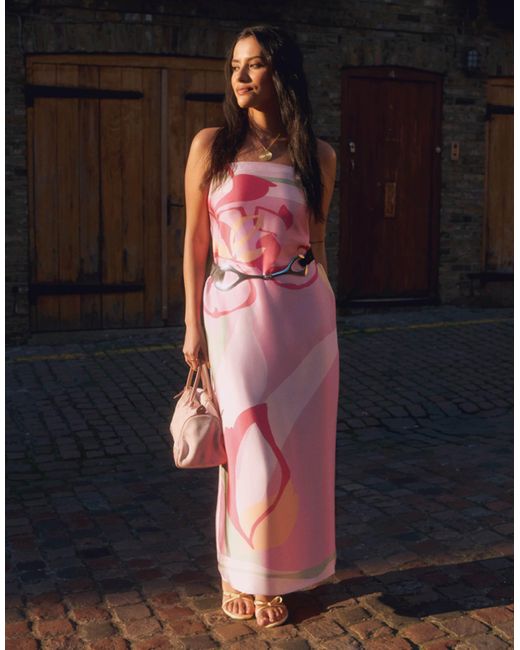 Robe longue bustier en satin à fleurs Abercrombie & Fitch en coloris Pink