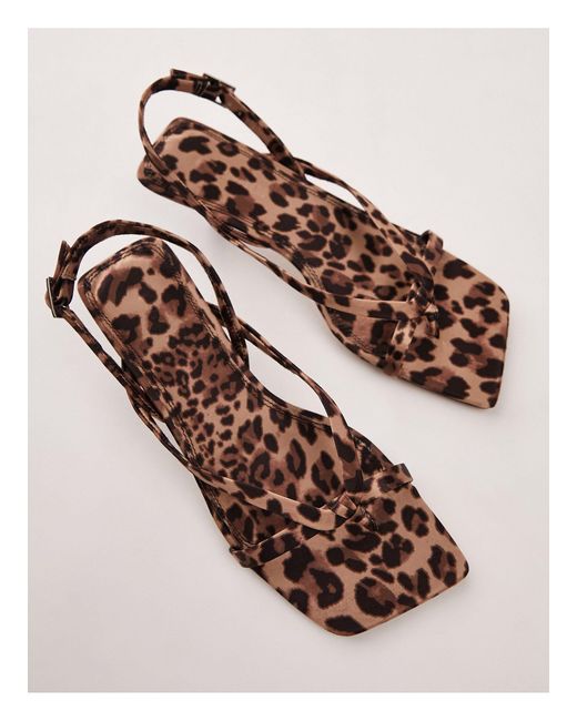 TOPSHOP Black – issy – riemchen-sandaletten mit zehensteg und leopardenmuster