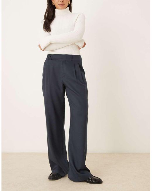Pantalones De Sastre De Pernera Recta Holgada Y Talle Bajo De ASOS de color Blue