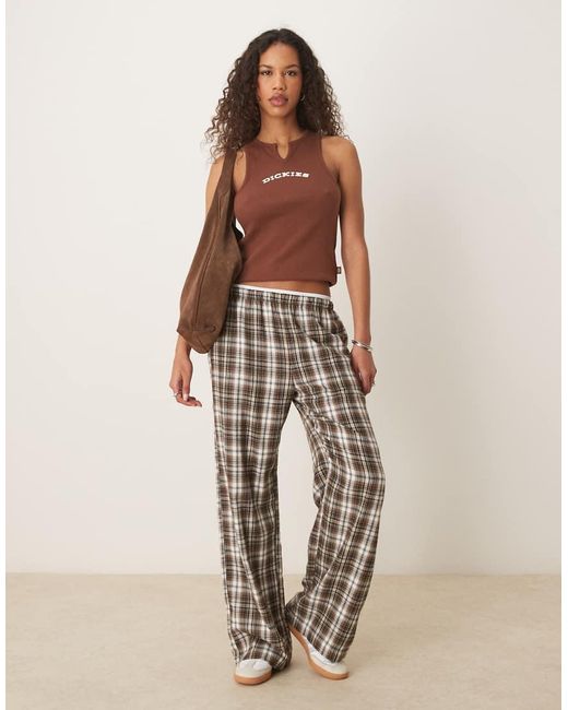 Canotta Taglio Lungo Cioccolato Con Scollo A V di Dickies in Brown