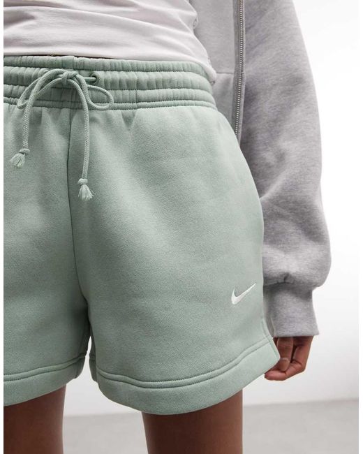 Phoenix di Nike in Green
