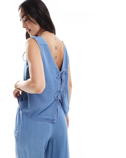 Top Azul Cambray Sin Mangas Con Lazada Delantera De (Parte De Un Conjunto) Vero Moda de color Blue