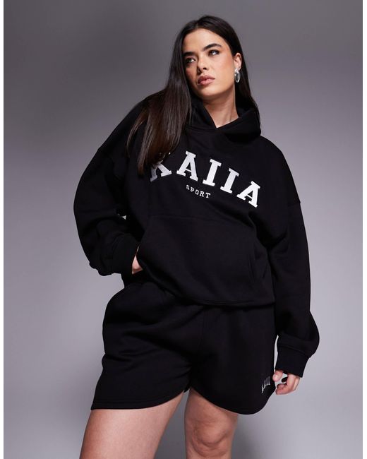 Plus - short d'ensemble molletonné à logo brodé Kaiia en coloris Black
