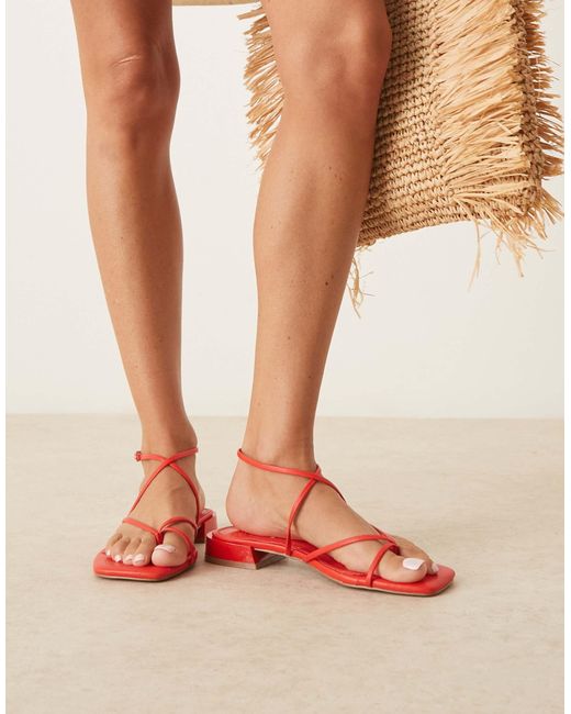 ASOS Natural – flaunt – filigrane, flache riemchensandalen