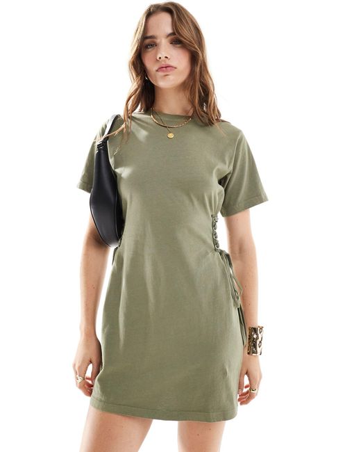 Robe t-shirt courte nouée sur les côtés - kaki délavé Miss Selfridge en coloris Green