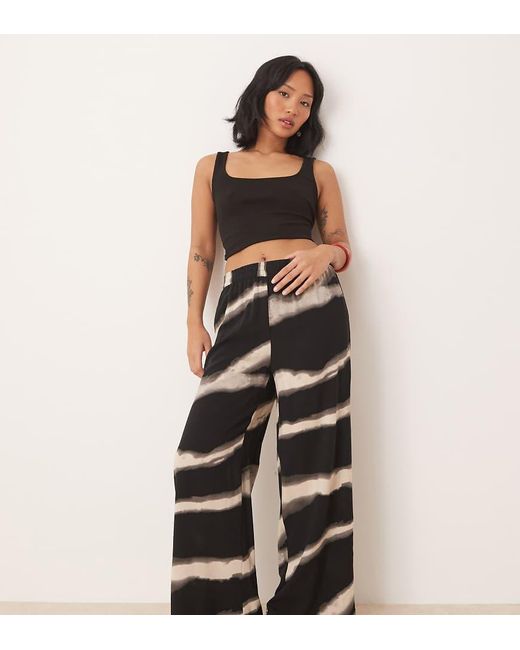 JDY Petite Broek Met Wijde Pijpen in het Black