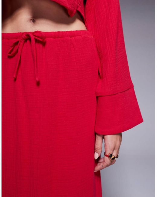 Kaiia Exclusives in het Red