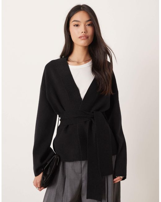 Gina Tricot Black – gewickelte kimono-strickjacke