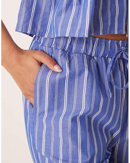 Pantalones Azules A Rayas Holgados De Popelina De Algodón De (Parte De Un Conjunto) Gina Tricot de color Blue