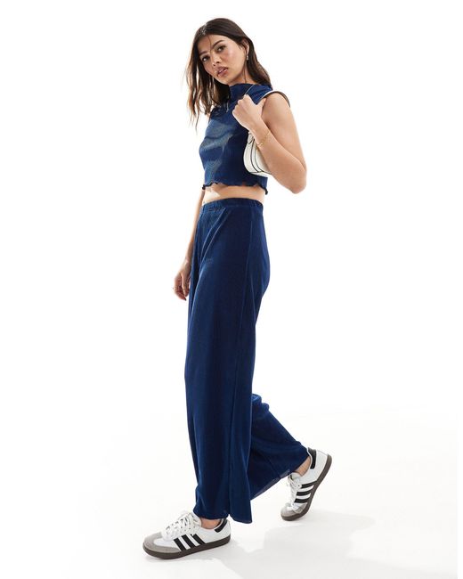 ONLY Blue Cropped Plisse Top Co-ord