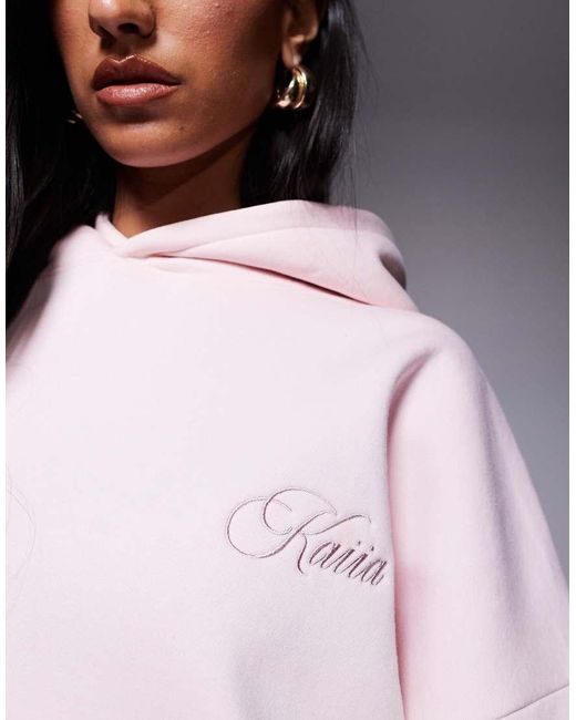 Sudadera Rosa Fresa Extragrande Con Capucha Y Logo Trasero En Relieve De Studio (Parte De Un Conjunto) Kaiia de color Pink