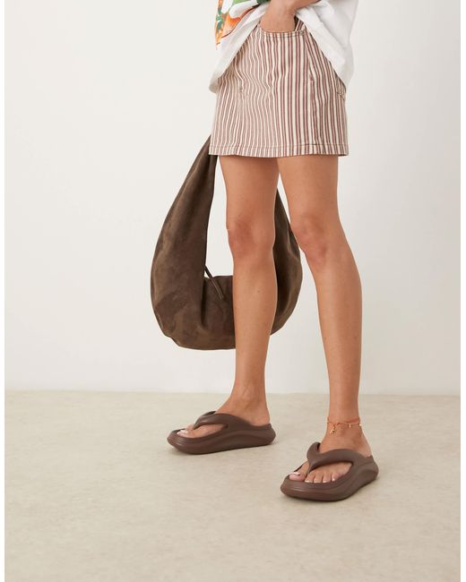 ASOS Natural – fudge – zehenstegsandalen