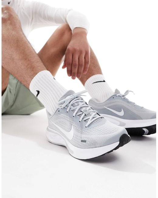 Nike Men's White Journey Run Sneakers