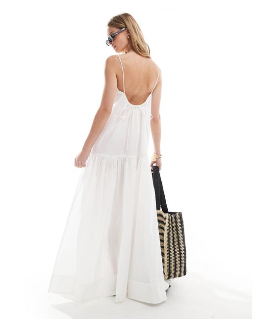 Monki White – gestuftes, weich fallendes maxikleid