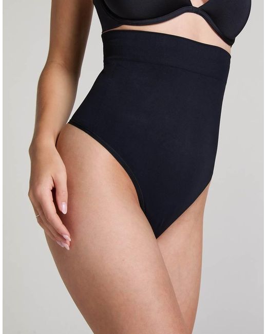Hunkemöller Hunkemöller in het Blue