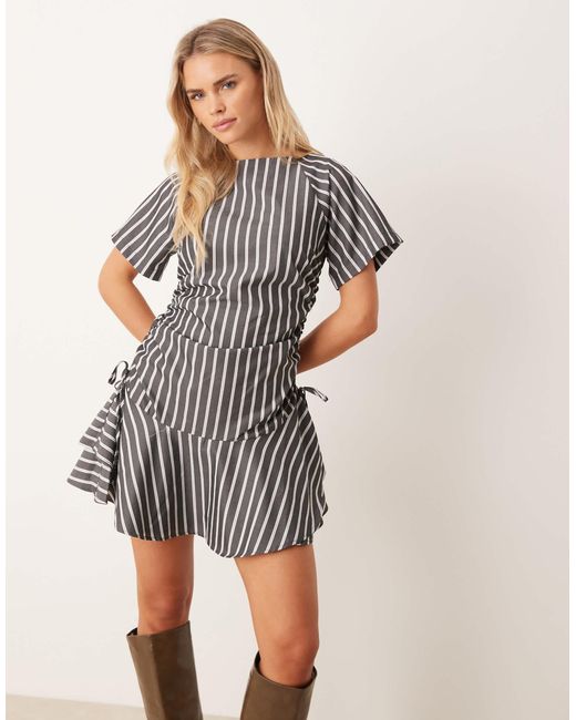 ASOS Gray Asos design petite – kurzärmliges minikleid