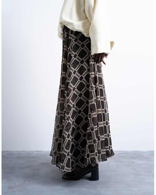 Gonna Lunga A Ruota Color Cioccolato Con Stampa A Quadri di TOPSHOP in White