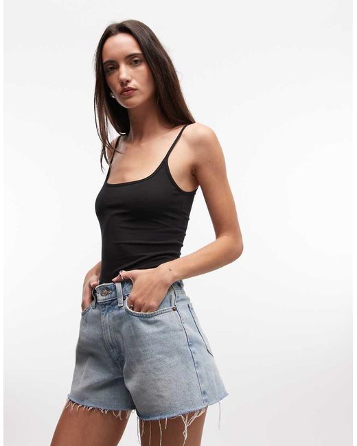 Canotta Nera Con Spalline Sottili E Scollo Rotondo di Monki in Black