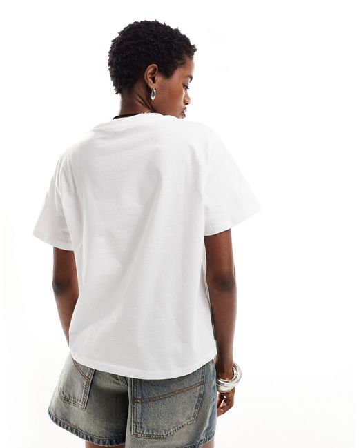 Monki White – knapp geschnittenes t-shirt