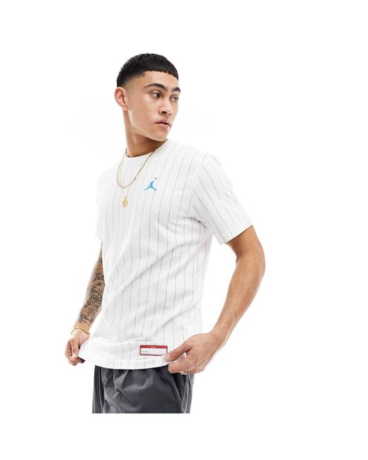 Nike White Striped T-shirt for men