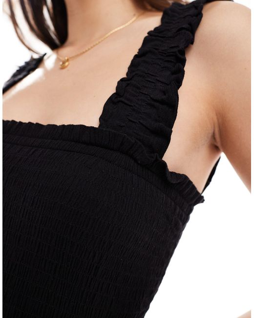 Robe caraco froncée mi-longue Vero Moda en coloris Black