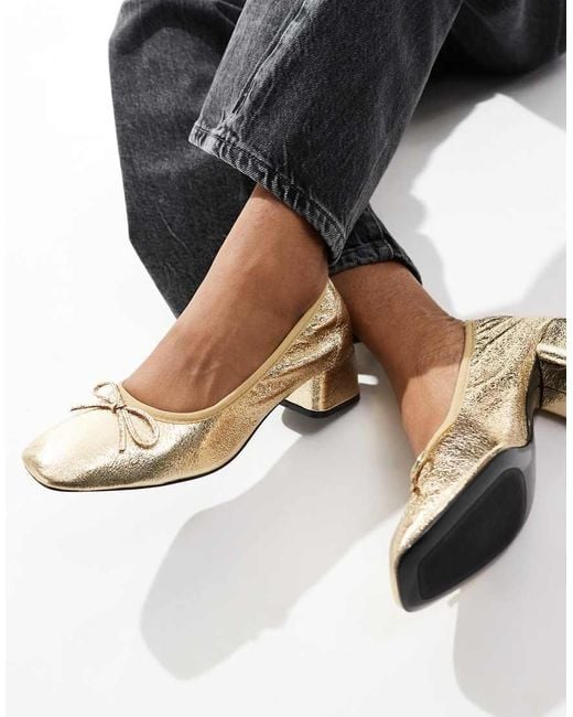 Ballerine Con Tacco di Stradivarius in Black