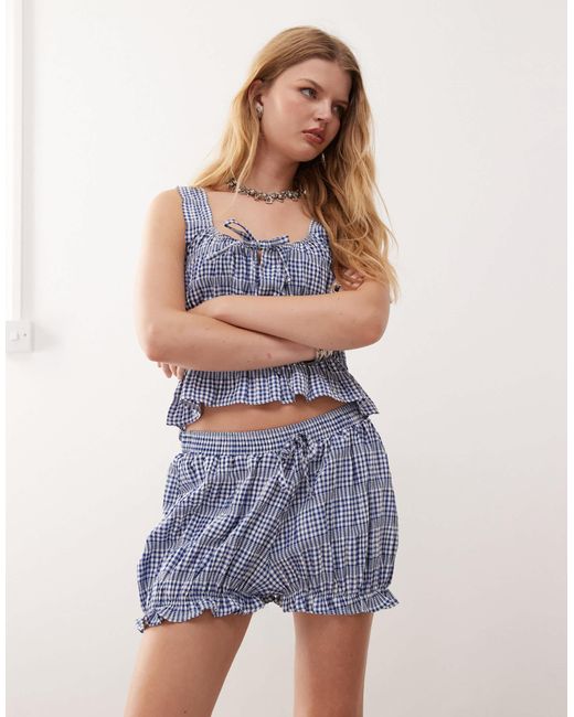 Reclaimed (vintage) Blue – bauschige festival-shorts mit blau-weißen vichy-karos