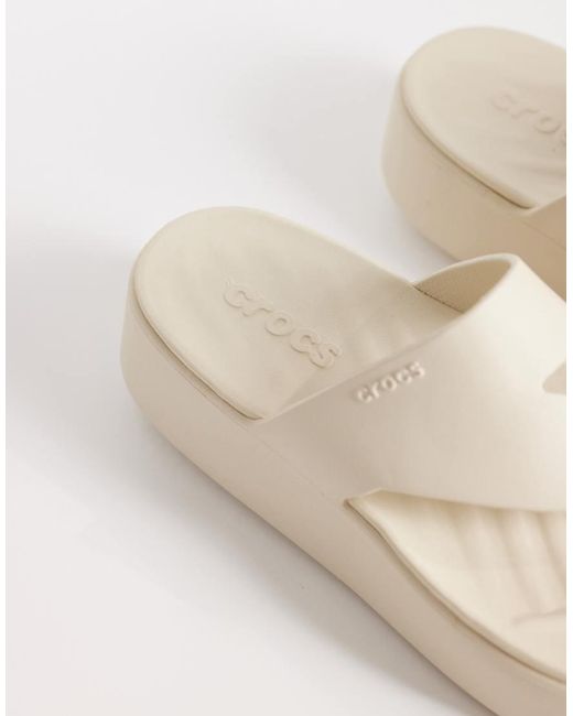 CROCSTM Natural Getaway Platform Toe Loop Sandals