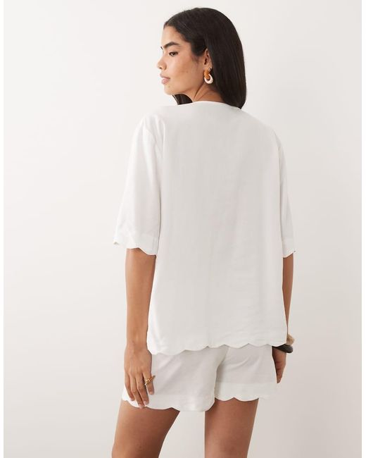 Kaiia White Exclusive Linen Blend Tie Front Scallop Edge Top