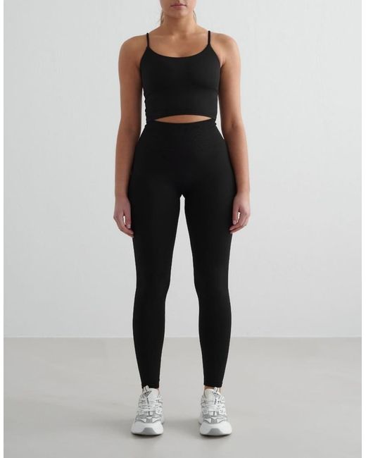 Aim'n Black Shape Seamless Strap Singlet