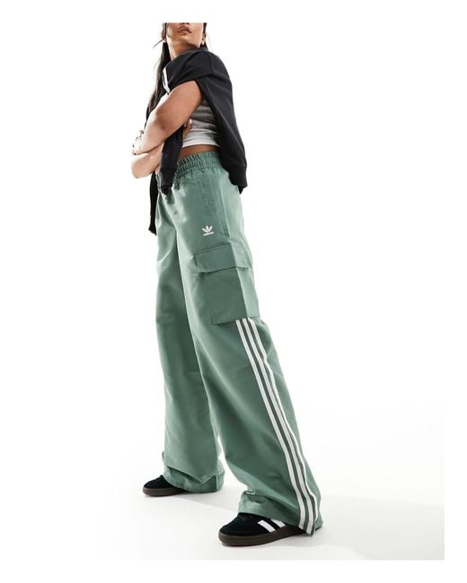 Pantalones cargo caquis con diseño Adidas Originals de color Green