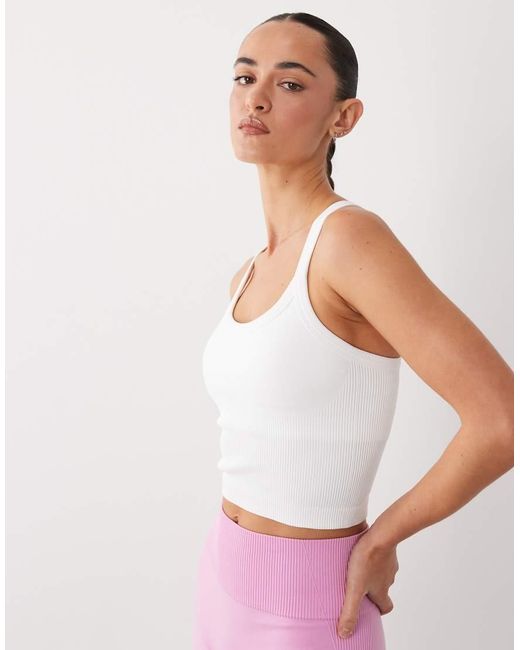 4505 White Sculpting Seamless Convertible Strap Vest With Inner Bra