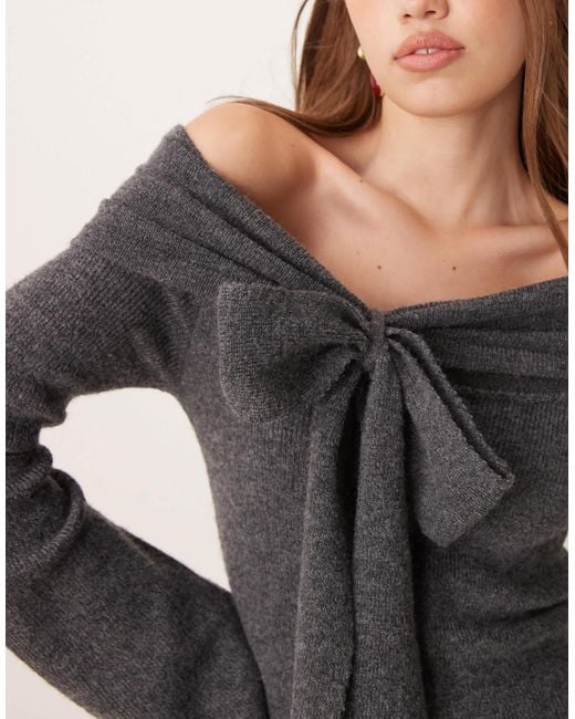 Robe longueur mollet en maille avec encolure bardot à détail noué - anthracite Pretty Lavish en coloris Natural