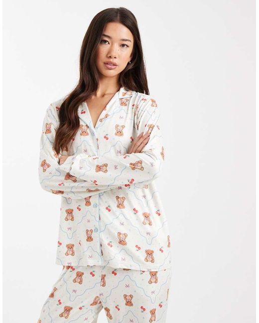 Threadbare Superzachte Pyjamaset Met Knopen En Beerprint in het White