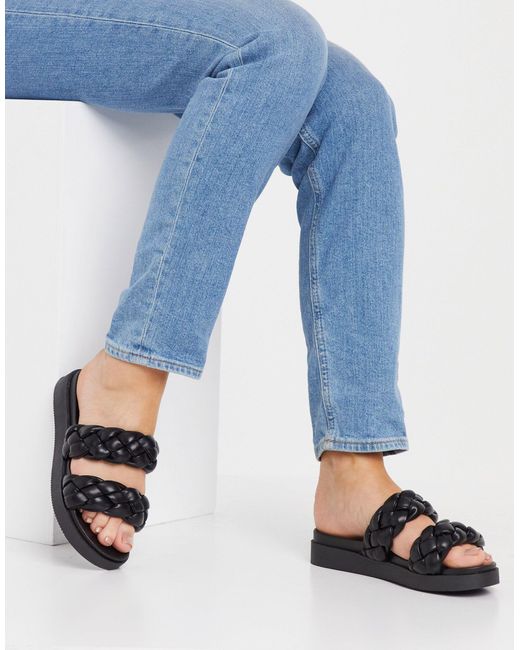 New Look Platte Sandaal Met Dikke Zool En Gevlochten Bandjes in het Zwart -  Lyst