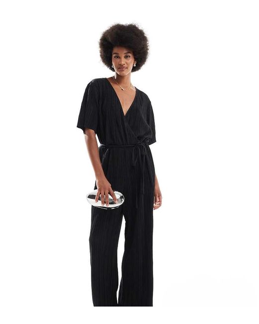 Mono Largo Plisado Con Diseño Cruzado En La Parte Delantera De Vero Moda de color Black