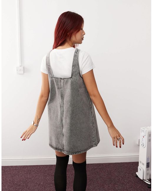Monki Gray – kurzes latzkleid