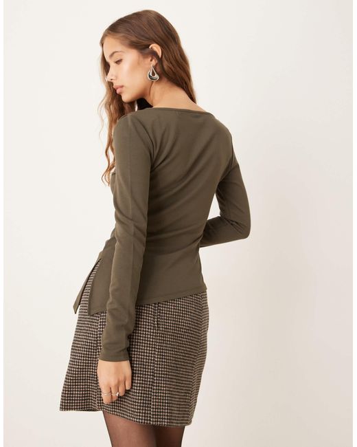 Gina Tricot Brown – asymmetrisches, langärmliges oberteil