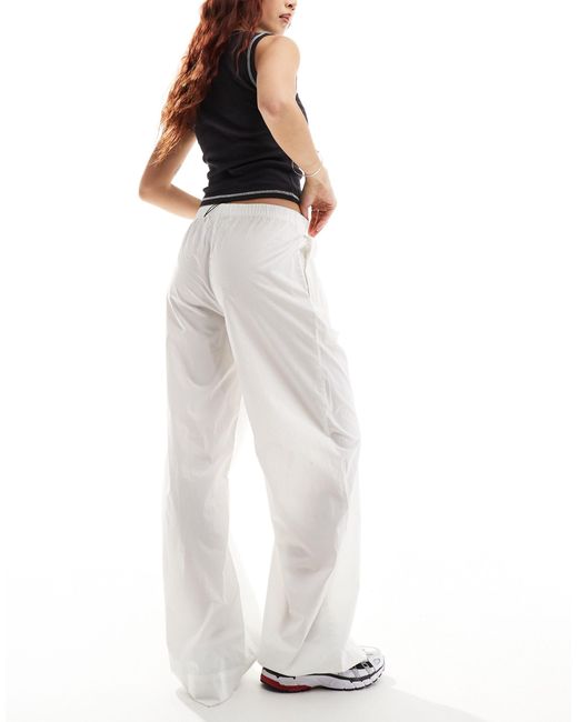 Pantalones blanco hueso holgados hanna Weekday de color White