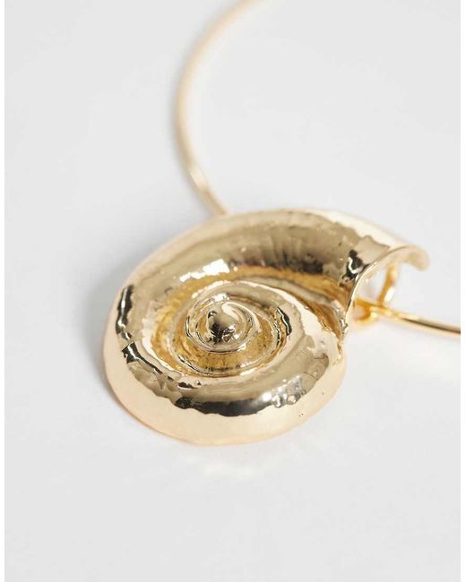 ONLY Metallic Seashell Necklace