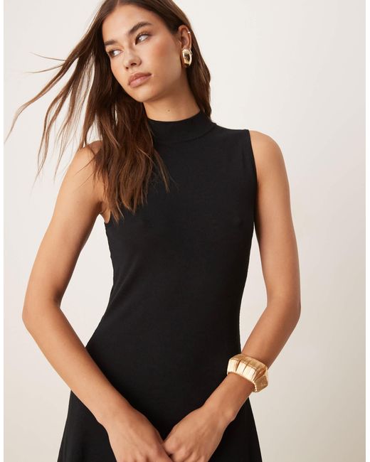 Mango Black – hochgeschlossenes midikleid aus kompaktem strick