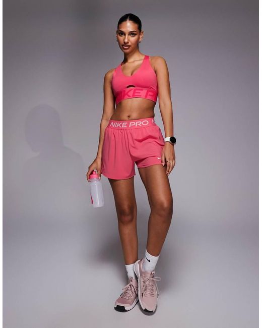 Nike di Nike in Red