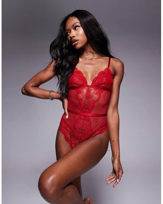 ASOS Lola in het Red