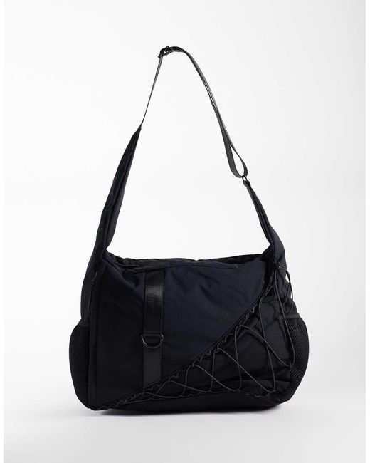Hiker di Weekday in Black