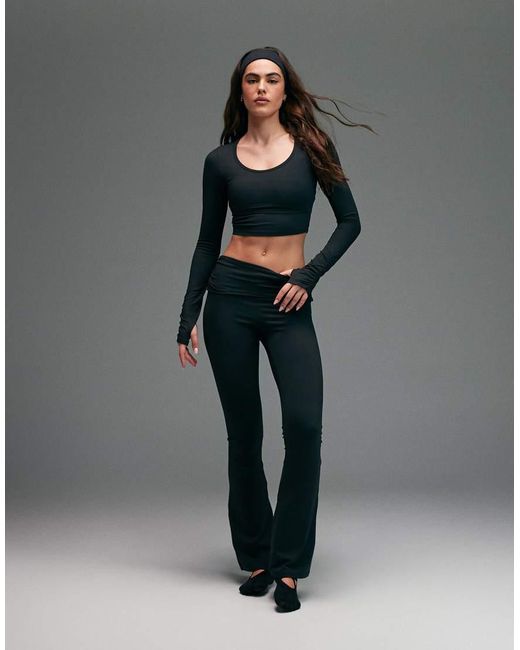 4505 Gray Scoop Neck Long Sleeve Top With Ruched Sleeves