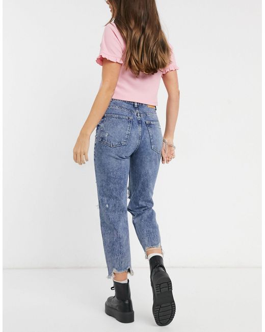 Bershka Denim – gerippte mom-jeans aus bio-baumwolle mit ausgefranstem saum  in Blau | Lyst DE