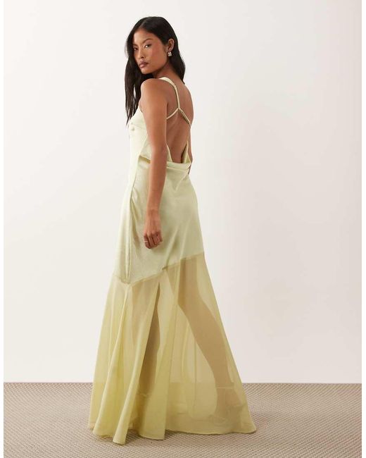 Vestido Largo Verde Asimétrico De Satén Con Espalda Desbocada Y Falda De Chifón TFNC London de color White
