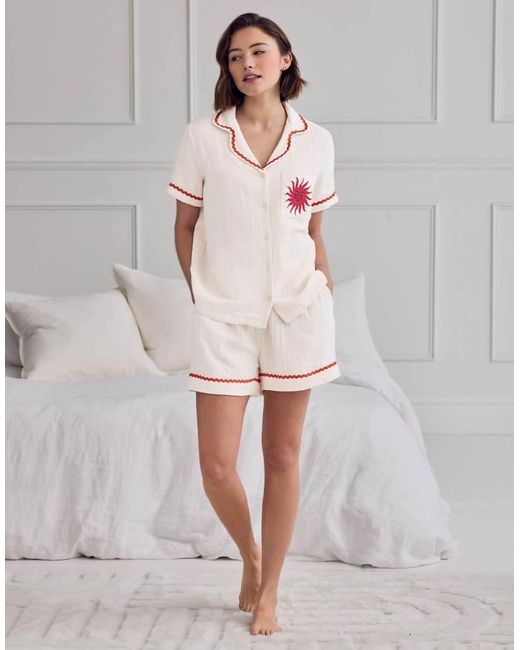 Chelsea Peers White Cotton Cheesecloth Embroidered Le Soleil Short Pyjama Set