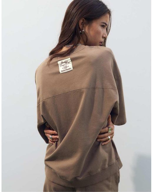 Felpa Color Cioccolato A Maniche Corte di Pull&Bear in Brown