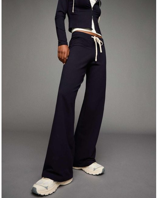 Bershka Black Petite – flauschige jersey-hose